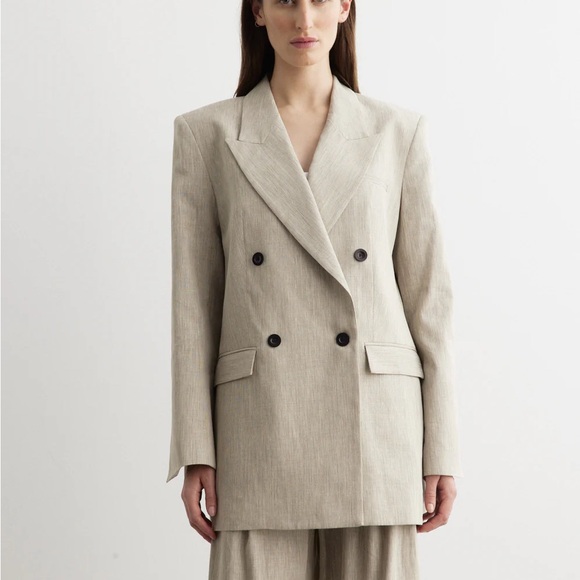 Elegant Women's Light Beige Double-Breasted Blazer - Picture 1 of 4